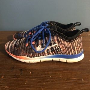 Nike Free 5.0 tennis shoes